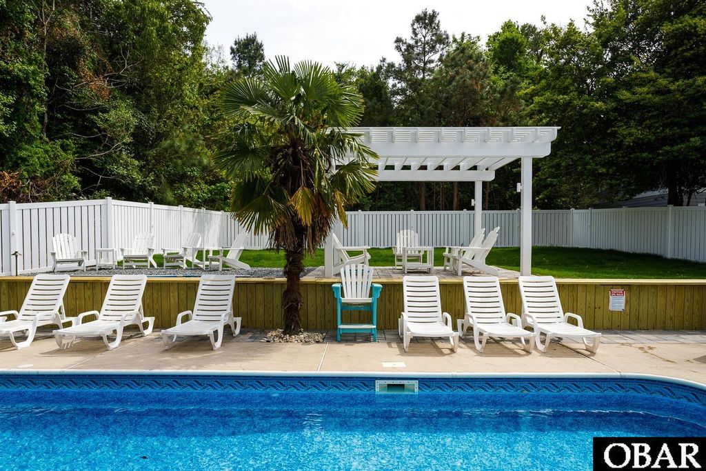 Image 7 of property listing at 111 Four Seasons Lane, Duck, NC 27949
