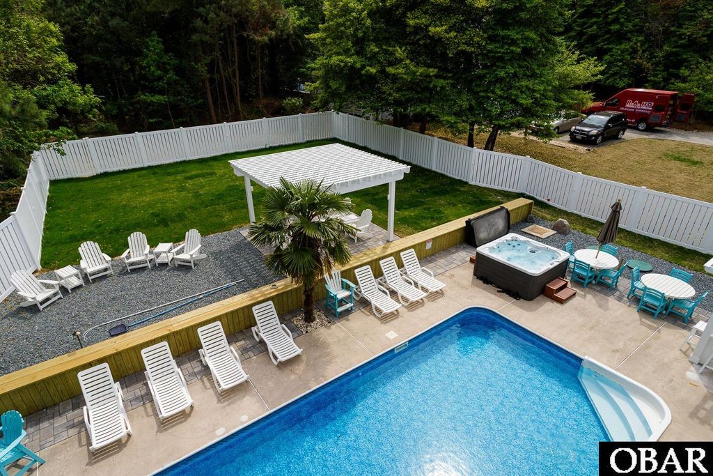 Image 9 of property listing at 111 Four Seasons Lane, Duck, NC 27949