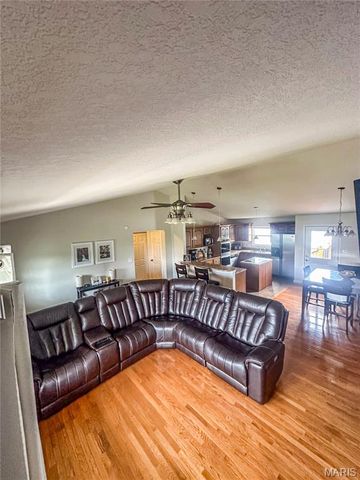 1133 Pride Drive, Desloge, MO 63601