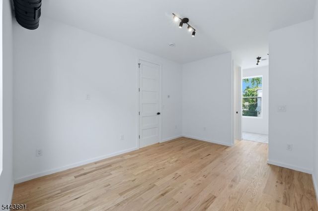 199 N Park St, East Orange City, NJ 07017