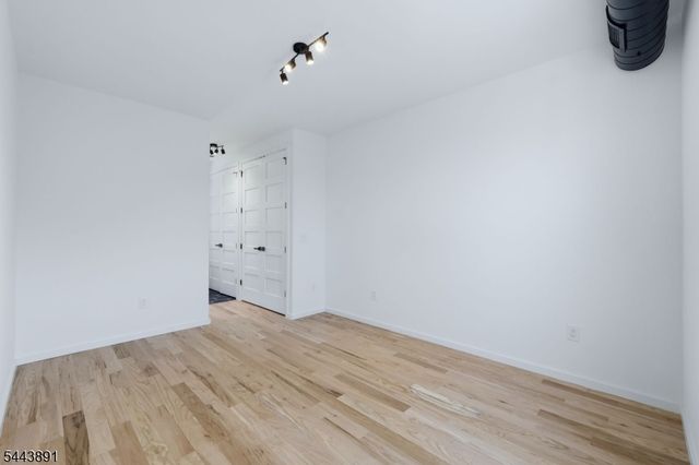 199 N Park St, East Orange City, NJ 07017