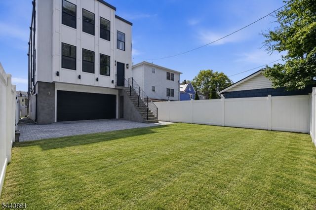 199 N Park St, East Orange City, NJ 07017
