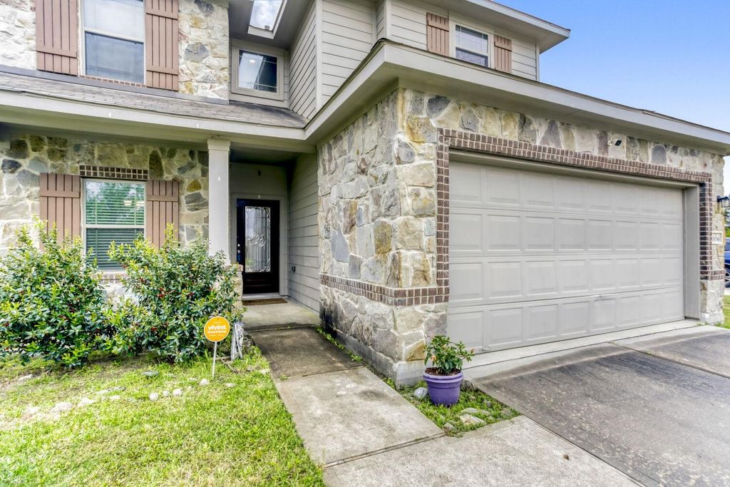 20036 Wade Hampton Drive, Cleveland, TX 77327