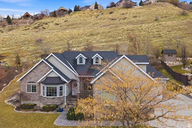 609 S PARKWAY DR, North Salt Lake, UT 84054