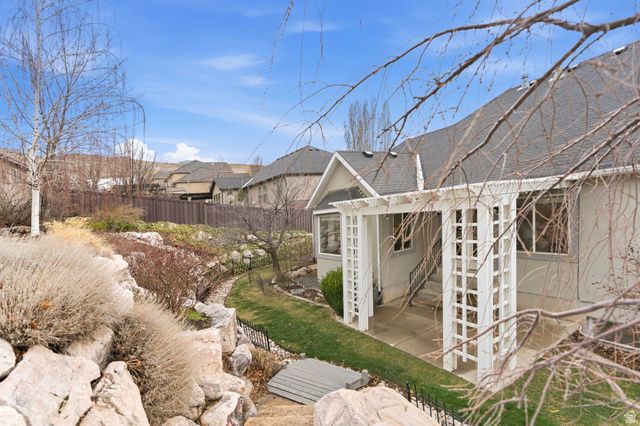 609 S PARKWAY DR, North Salt Lake, UT 84054