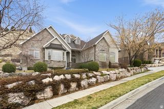 609 S PARKWAY DR, North Salt Lake, UT 84054