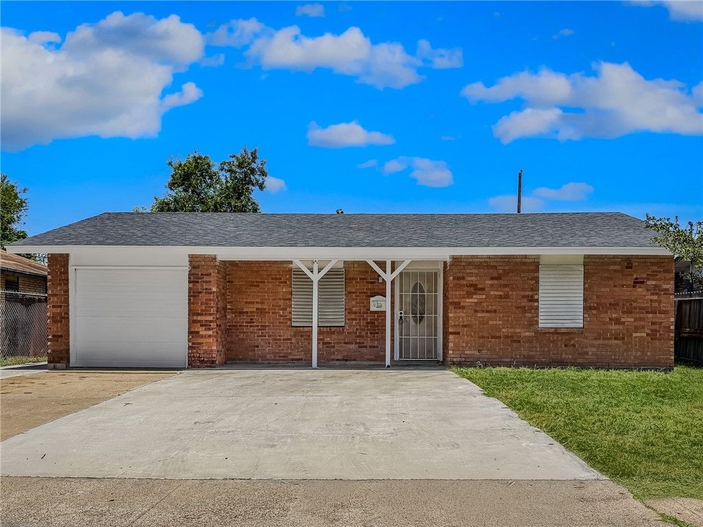 1814 Loritte Dr, Corpus Christi, TX 78416 — exterior