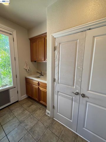 2750 Impruneta Ct, Livermore, CA 94550