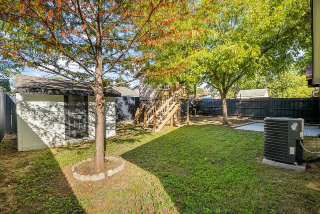 2441 Lakeshore Drive, Grand Prairie, TX 75051