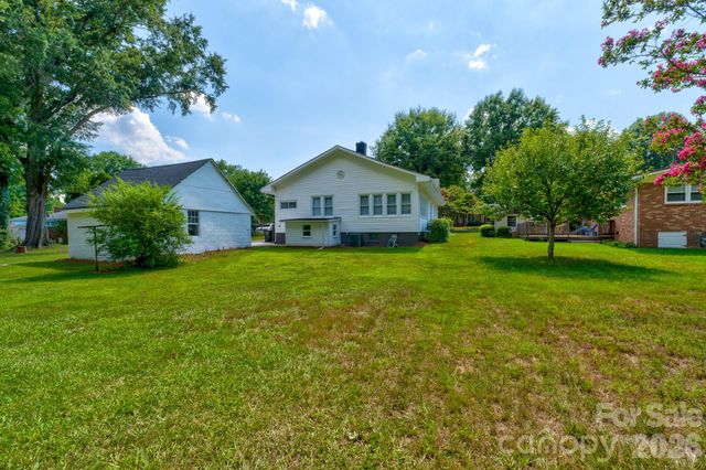 507 S Elm Street, Cherryville, NC 28021