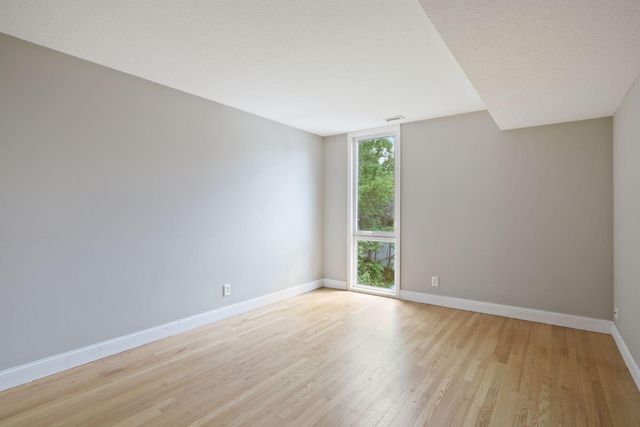232 W Franklin Avenue 206, Minneapolis, MN 55404
