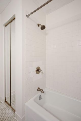 232 W Franklin Avenue 206, Minneapolis, MN 55404