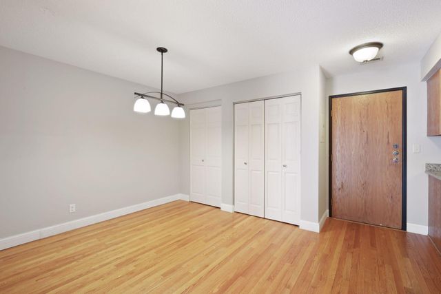 232 W Franklin Avenue 206, Minneapolis, MN 55404