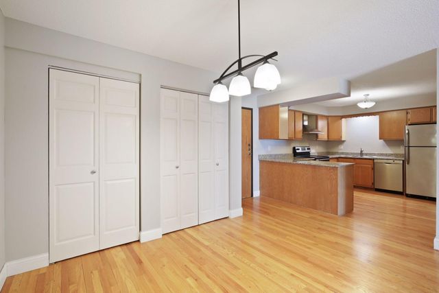 232 W Franklin Avenue 206, Minneapolis, MN 55404