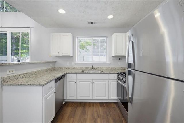 904 Windcroft Circle NW, Acworth, GA 30101