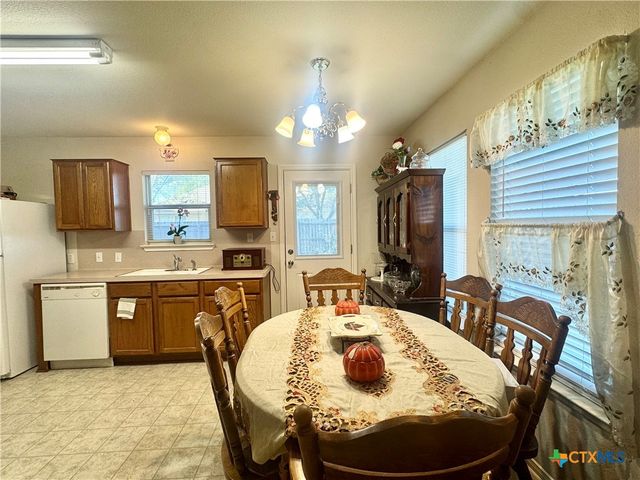 314 Rouen Drive, Port Lavaca, TX 77979