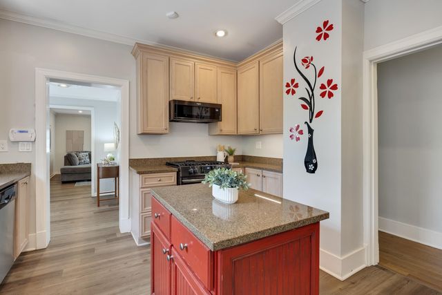 176 CRESTMERE PL, Memphis, TN 38112