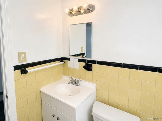 13590 Rutherford Street, Detroit, MI 48227