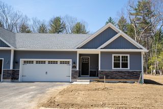 18 Nicols Way 18, Easthampton, MA 01027