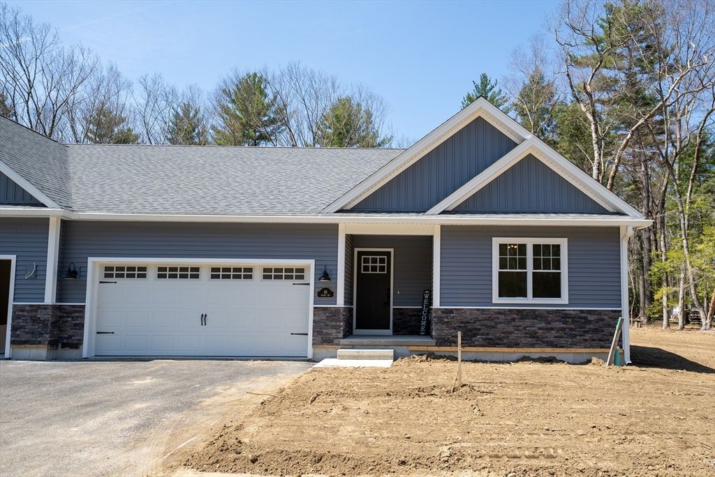 18 Nicols Way 18, Easthampton, MA 01027