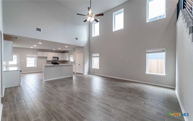 1240 Sweden, Seguin, TX 78155