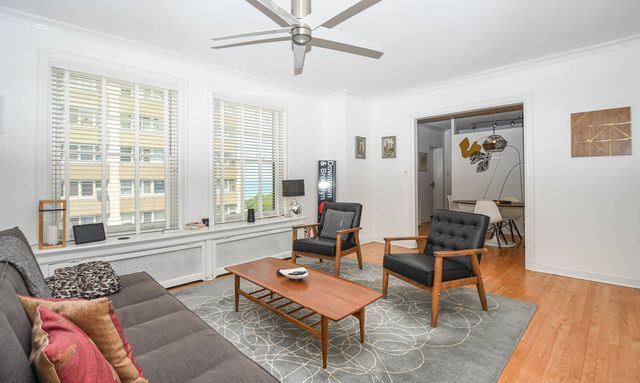 5000 N Marine Drive 14E, Chicago, IL 60640