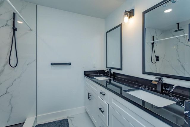 2010 LAKEVILLE ROAD N, Apopka, FL 32703