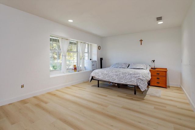 2010 LAKEVILLE ROAD N, Apopka, FL 32703