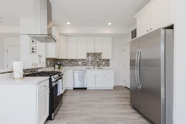 92-94 George St 202, Boston, MA 02119