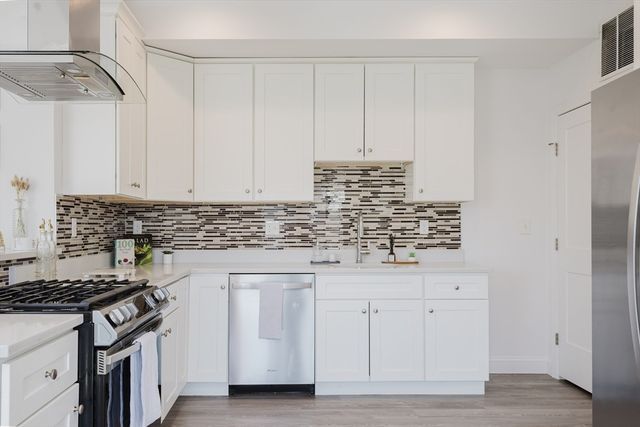 92-94 George St 202, Boston, MA 02119