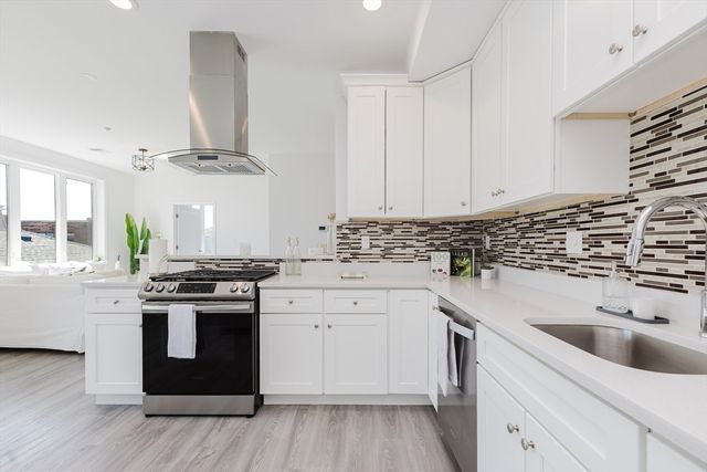 92-94 George St 202, Boston, MA 02119