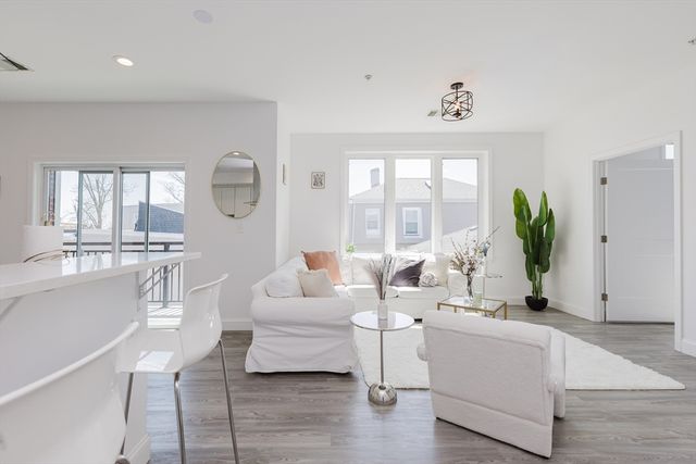 92-94 George St 202, Boston, MA 02119