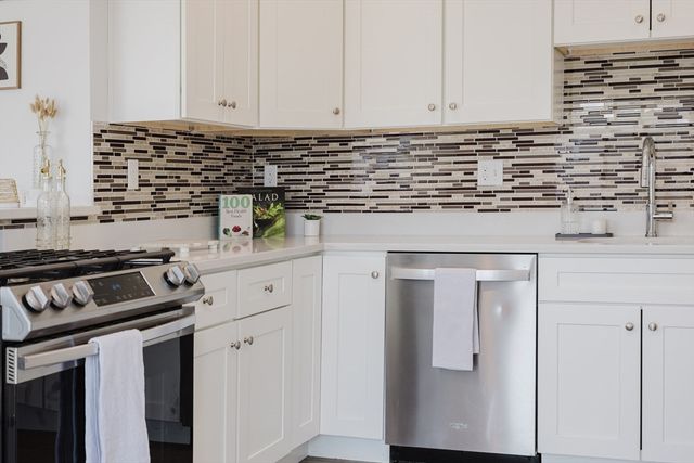 92-94 George St 202, Boston, MA 02119