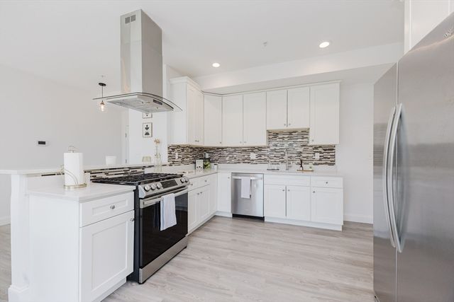 92-94 George St 202, Boston, MA 02119