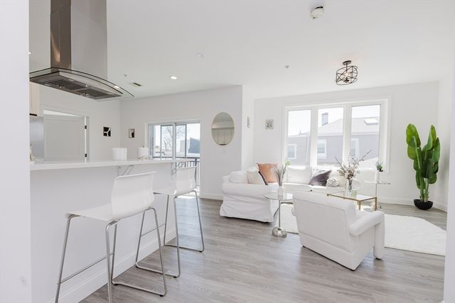 92-94 George St 202, Boston, MA 02119