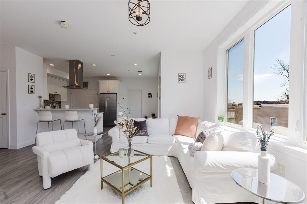 92-94 George St 202, Boston, MA 02119