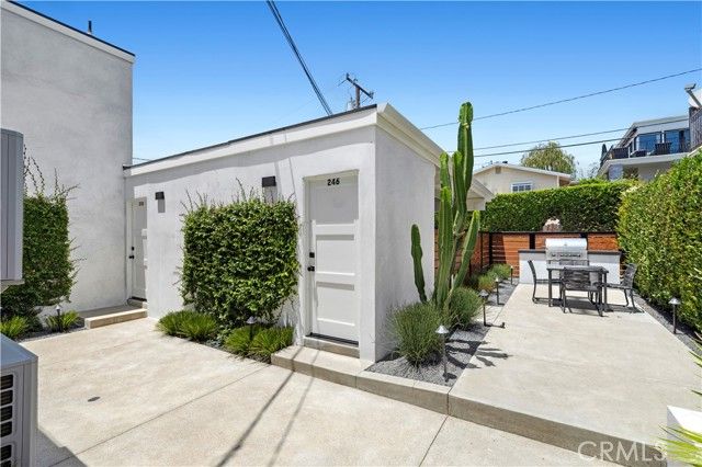 246 Fairview Street, Laguna Beach, CA 92651