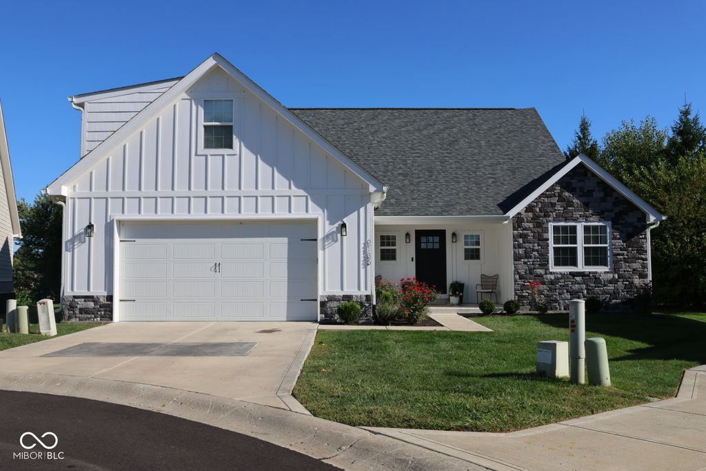 2135 Somerset Drive, Franklin, IN 46131