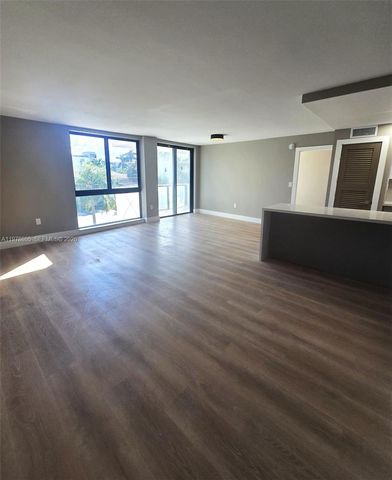 9800 W Bay Harbor Dr 305, Bay Harbor Islands, FL 33154