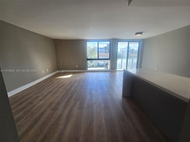 9800 W Bay Harbor Dr 305, Bay Harbor Islands, FL 33154