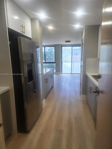 9800 W Bay Harbor Dr 305, Bay Harbor Islands, FL 33154