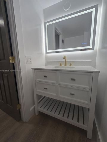 9800 W Bay Harbor Dr 305, Bay Harbor Islands, FL 33154