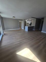 9800 W Bay Harbor Dr 305, Bay Harbor Islands, FL 33154