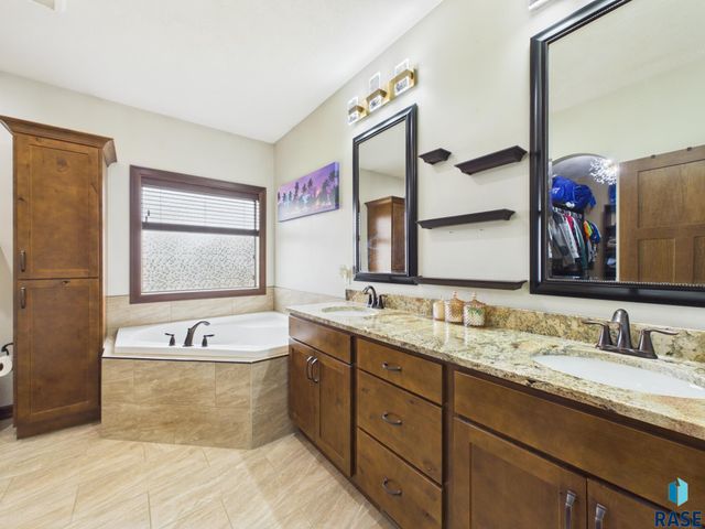 4205 S Alpine Ave Avenue, Sioux Falls, SD 57110