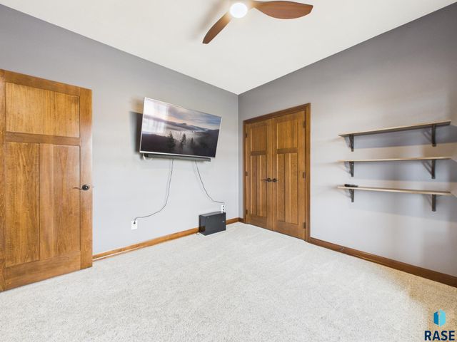 4205 S Alpine Ave Avenue, Sioux Falls, SD 57110