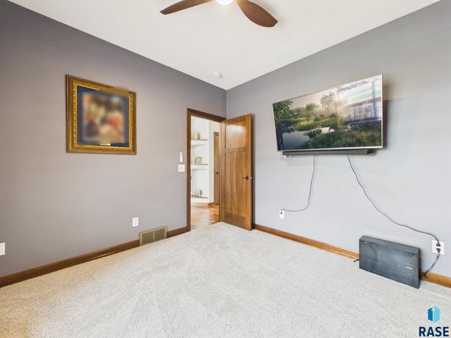 4205 S Alpine Ave Avenue, Sioux Falls, SD 57110