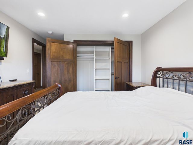 4205 S Alpine Ave Avenue, Sioux Falls, SD 57110