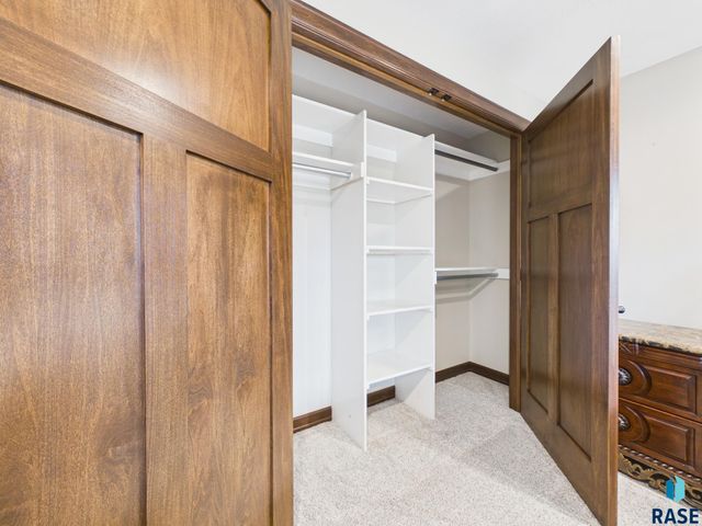 4205 S Alpine Ave Avenue, Sioux Falls, SD 57110