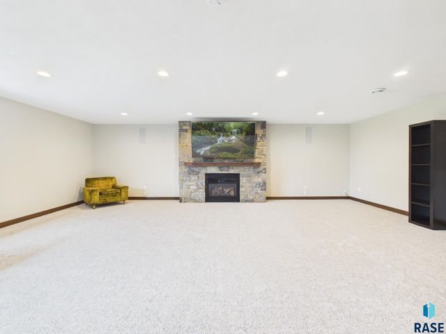4205 S Alpine Ave Avenue, Sioux Falls, SD 57110