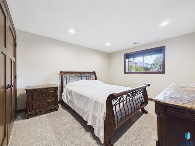 4205 S Alpine Ave Avenue, Sioux Falls, SD 57110